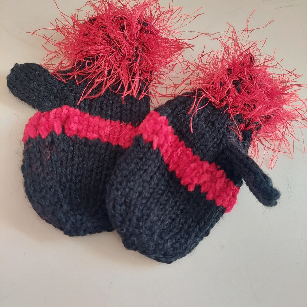Handmade Knit Black & Red Soft Baby Infant Toddler Youth Mittens Gloves with Red